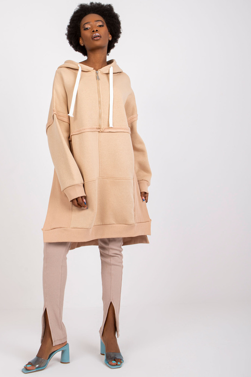 Smėlio spalvos ilgi megztiniai su... Smėlio spalvos ilgi megztiniai su...