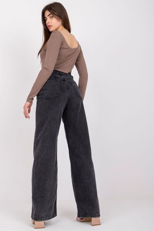 Tamsiai smėlio spalvos palaidinė su... Tamsiai smėlio spalvos palaidinė su...