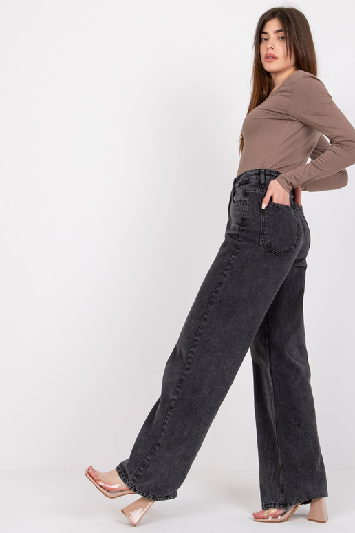 Tamsiai smėlio spalvos palaidinė su... Tamsiai smėlio spalvos palaidinė su...