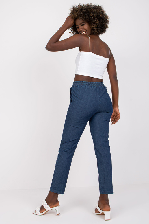 Tamsiai mėlynos kelnės su elastiniu... Tamsiai mėlynos kelnės su elastiniu...