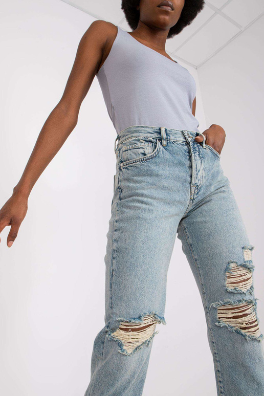 Šviesiai mėlyni tiesūs džinsai...