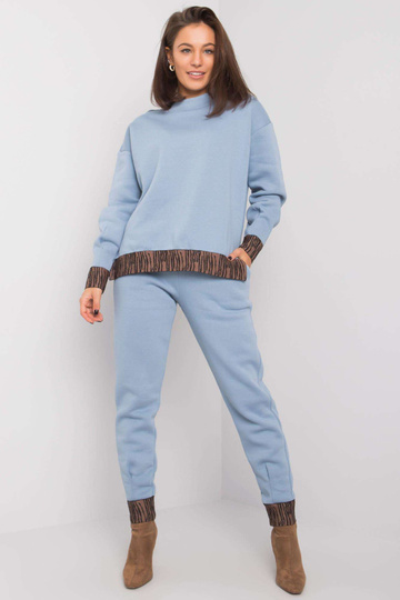 Mėlynas sportinio kostiumo...