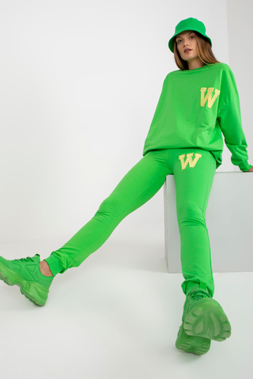 Šviesiai žalias dviejų...