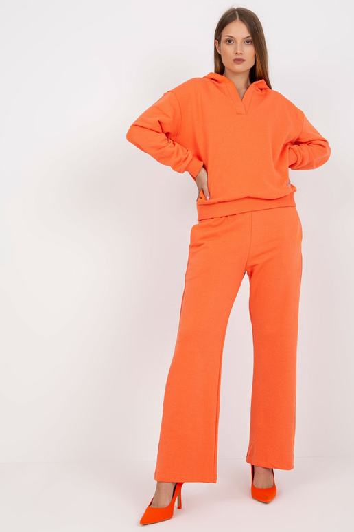 Oranžinės spalvos dviejų dalių... Oranžinės spalvos dviejų dalių...