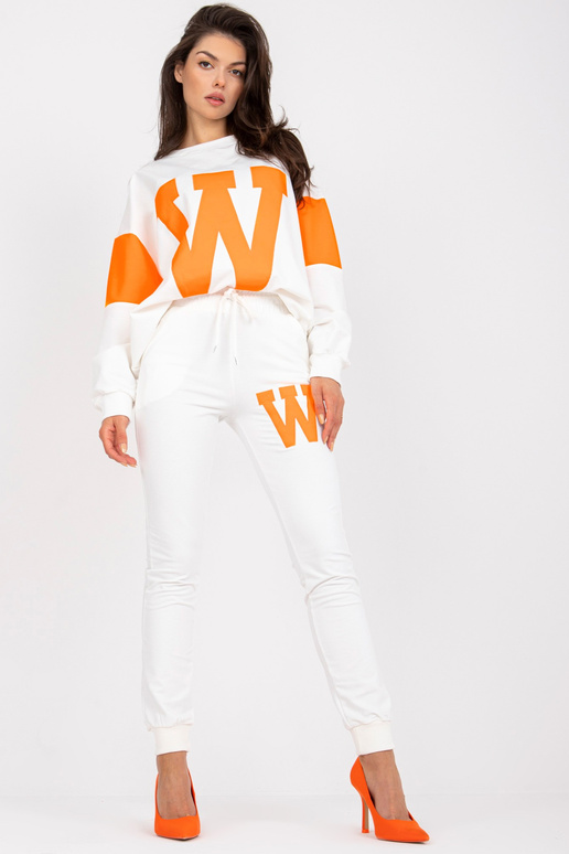 Baltos ir oranžinės spalvos...