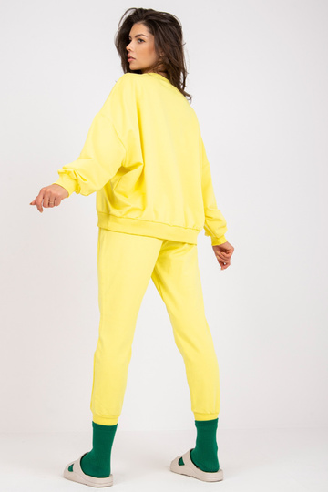 Geltonas dviejų dalių... 2