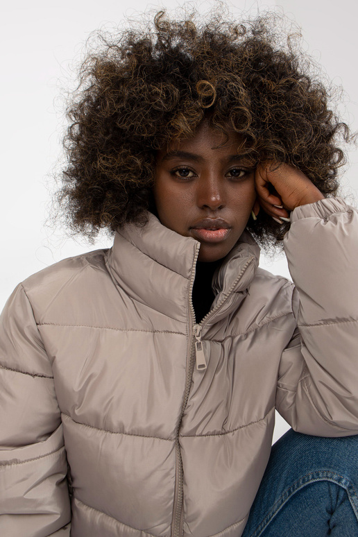 Šviesiai pilka dygsniuota žieminė...