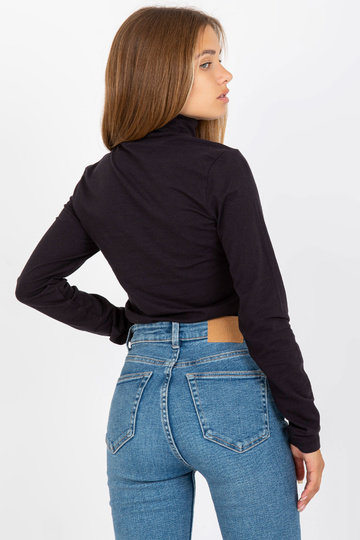 Juoda prigludusi palaidinė...