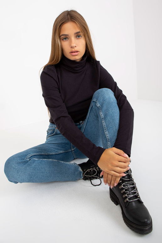 Juoda prigludusi palaidinė iš...