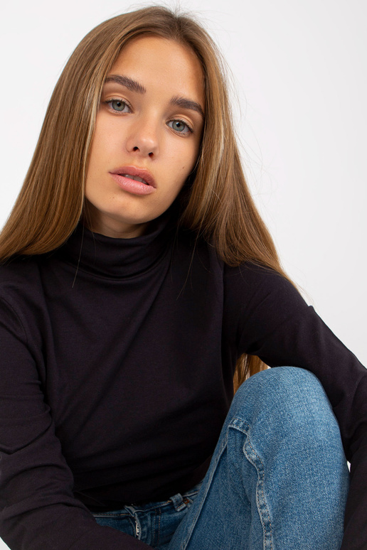 Juoda prigludusi palaidinė iš...