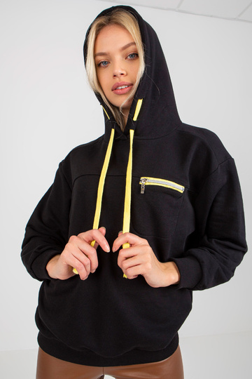 Juodas megztinis su gobtuvu... 2