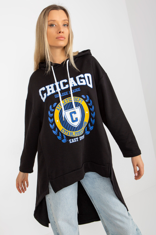 Juodas moteriškas džemperis ilgesne...