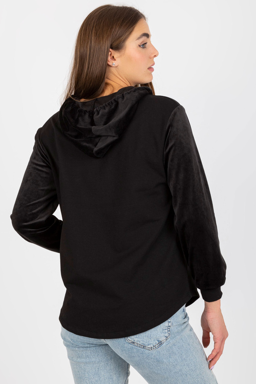 Juodas medvilninis megztinis su gobtuvu