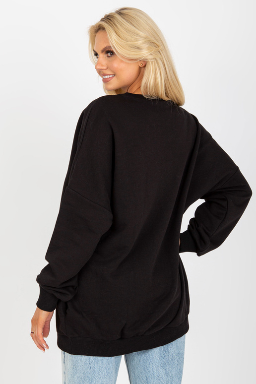 Juodas laisvas megztinis su raštu ir...