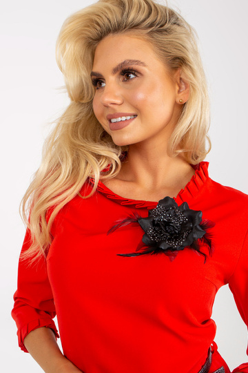 Ryškiai raudona kokteilinė...