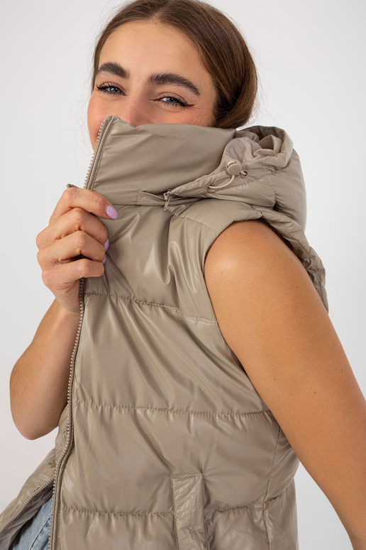 Tamsiai smėlio spalvos lakuota pūkinė...