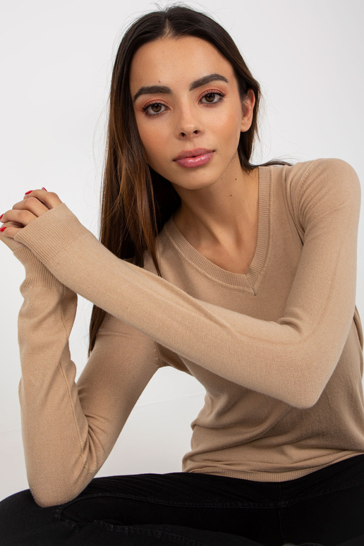 Tamsiai smėlio spalvos klasikinis... Tamsiai smėlio spalvos klasikinis...