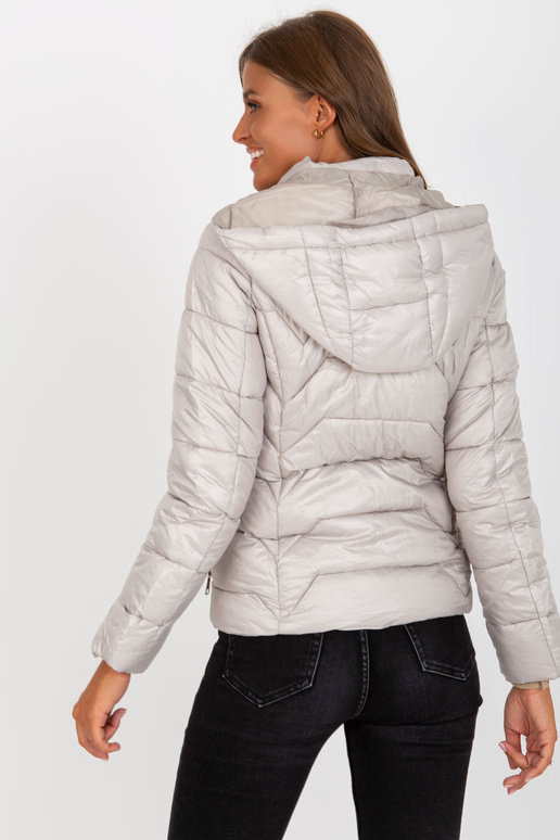 Šviesiai pilka dygsniuota perėjimo...