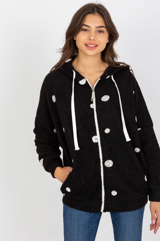 Juodas pliušinis taškuotas megztinis