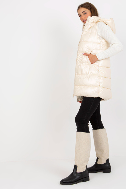 Kremine spalva lakuota pūkinė liemenė...