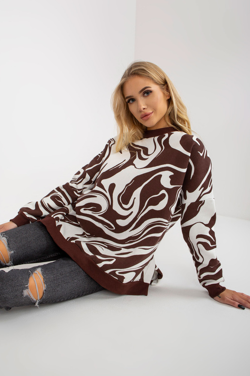 Tamsiai rudos ir baltos spalvos...