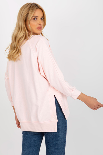 Šviesiai rausvos spalvos...