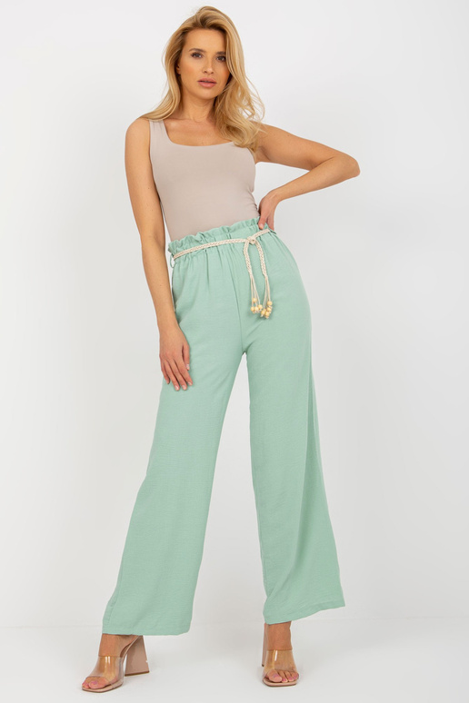 Šviesiai žalios spalvos medžiaginės...