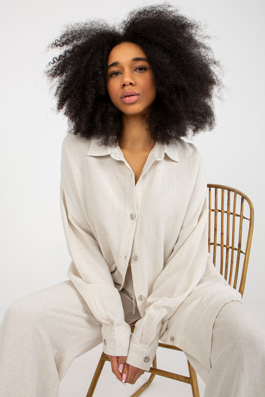 Šviesiai smėlio spalvos vasarinis... Šviesiai smėlio spalvos vasarinis...