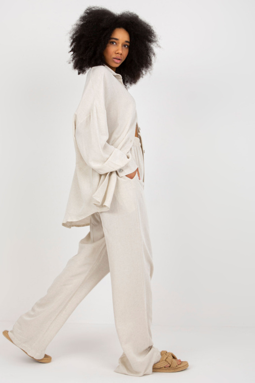 Šviesiai smėlio spalvos vasarinis... Šviesiai smėlio spalvos vasarinis...