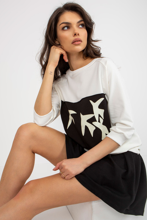 Ecru dviejų dalių megztinių... Ecru dviejų dalių megztinių...