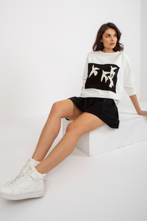 Ecru dviejų dalių megztinių... Ecru dviejų dalių megztinių...