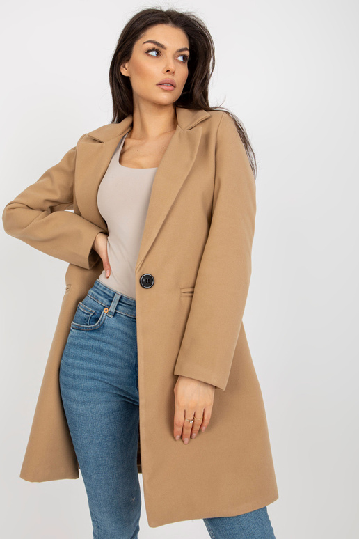 Kupranugario paltas su vienu mygtuku...