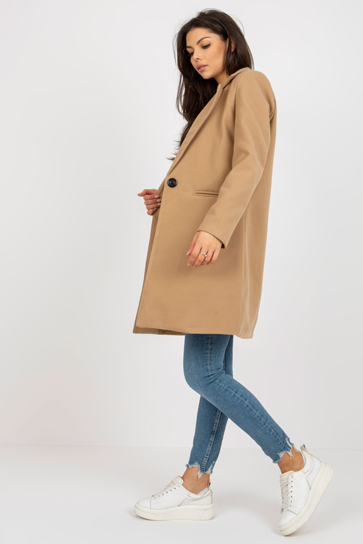 Kupranugario paltas su vienu mygtuku...