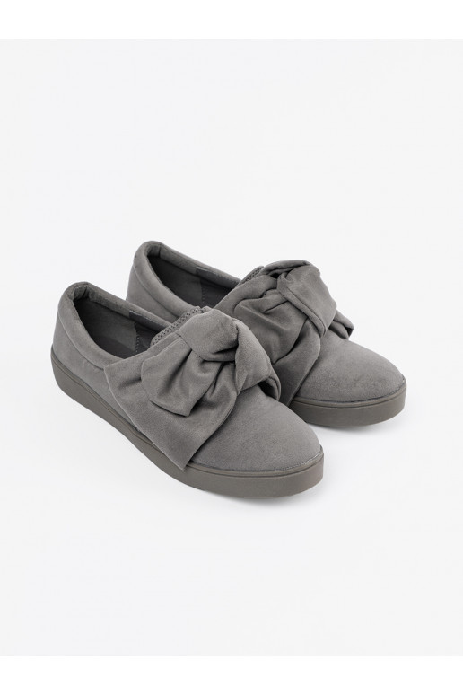 pilkos spalvos  batai su kaspinėliu