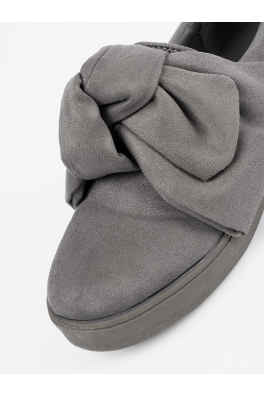 pilkos spalvos  batai su kaspinėliu