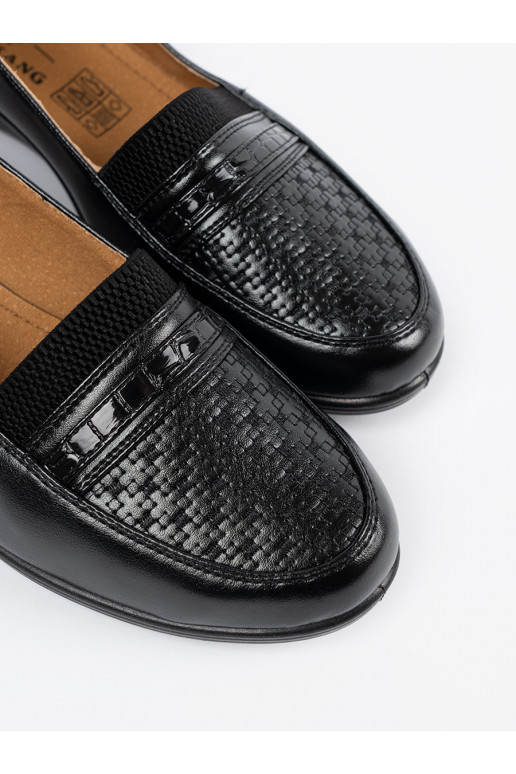 Juodos spalvos  pusbačiai 