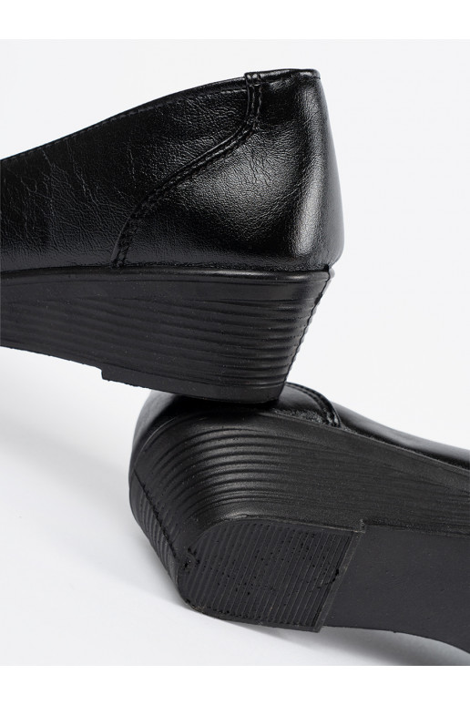 Juodos spalvos  pusbačiai su bantuku