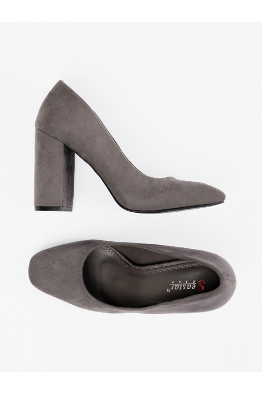 iš zomšos aukštakulniai ant kulno pilkos spalvos