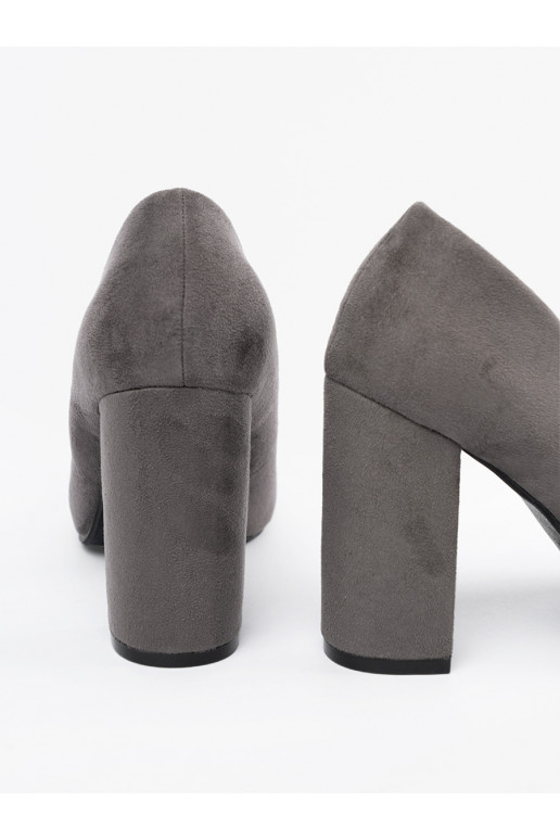 iš zomšos aukštakulniai ant kulno pilkos spalvos