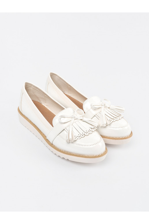 baltos spalvos  mokasinai su bantuku