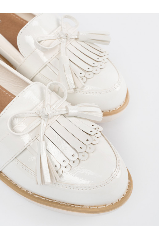 baltos spalvos  mokasinai su bantuku