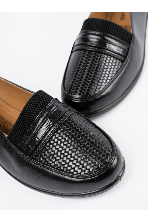 Juodos spalvos pusbačiai 