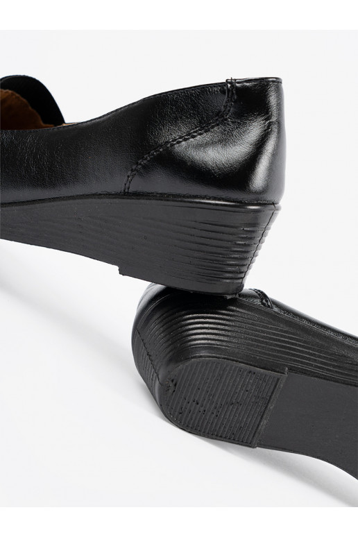 Juodos spalvos pusbačiai 