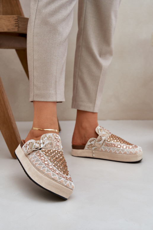 Dekoruotos Šlepetės su platforma smėlio spalvos Terfitra