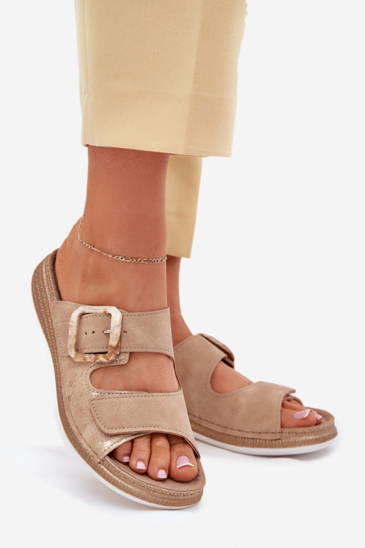 Moteriškos šlepetės su sagtimis I su limpančiu užsegimuem INBLU MK000013 smėlio spalvos