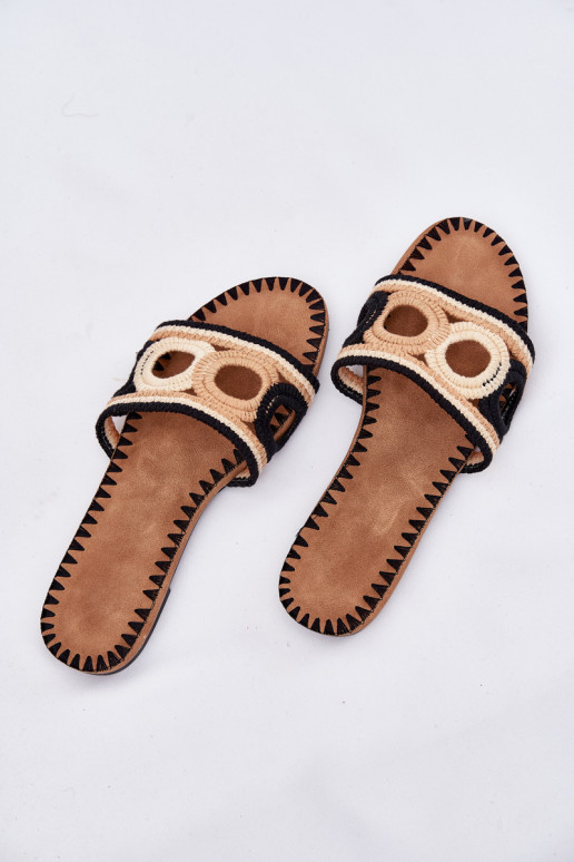 Szydełkowe Moteriškos šlepetės su plačiais kulniukais Juodos spalvos Nirina