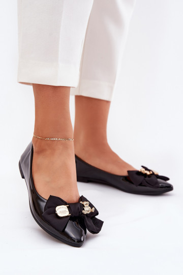 Lakuotos balerinos su kaspinais I Złotą Broszką Juodos spalvos Rivona
