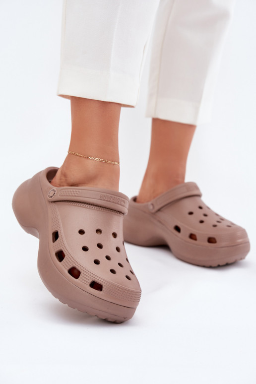  Moteriškos šlepetės su madingais masyviais padais Big Star RR274A121 smėlio spalvos