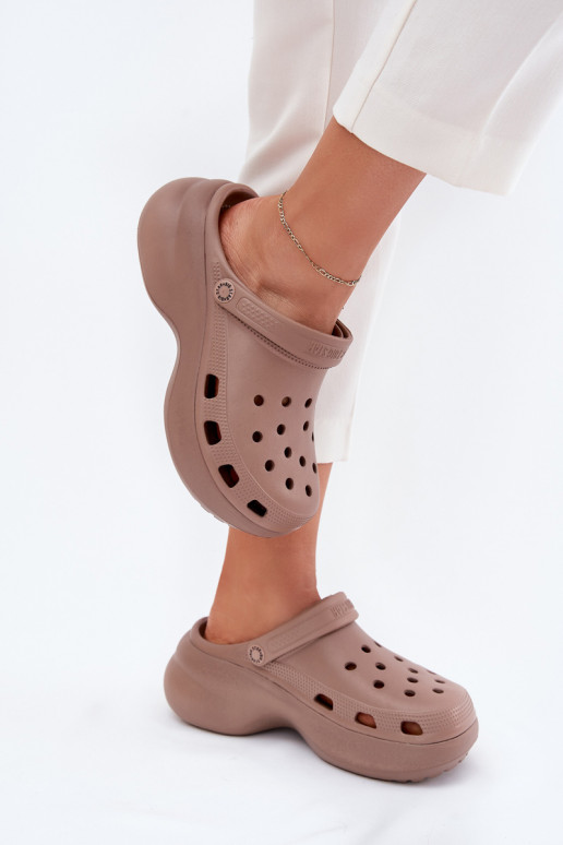  Moteriškos šlepetės su madingais masyviais padais Big Star RR274A121 smėlio spalvos