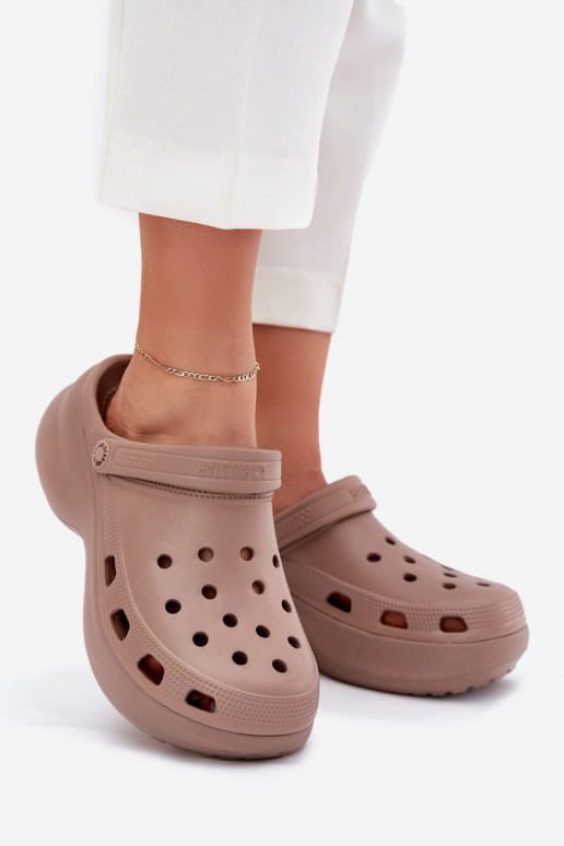  Moteriškos šlepetės su madingais masyviais padais Big Star RR274A121 smėlio spalvos